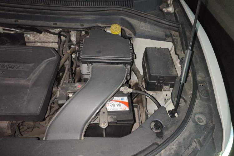 Used Haval H2s 2017 Blue Label 1.5T Dual-Clutch Elite Model Engine Bay Left