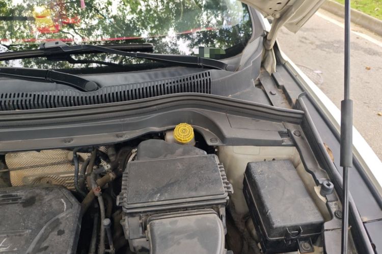 Used Haval H2s 2017 Red-Label 1.5T Dual-Clutch Luxury Model Engine Bay Left