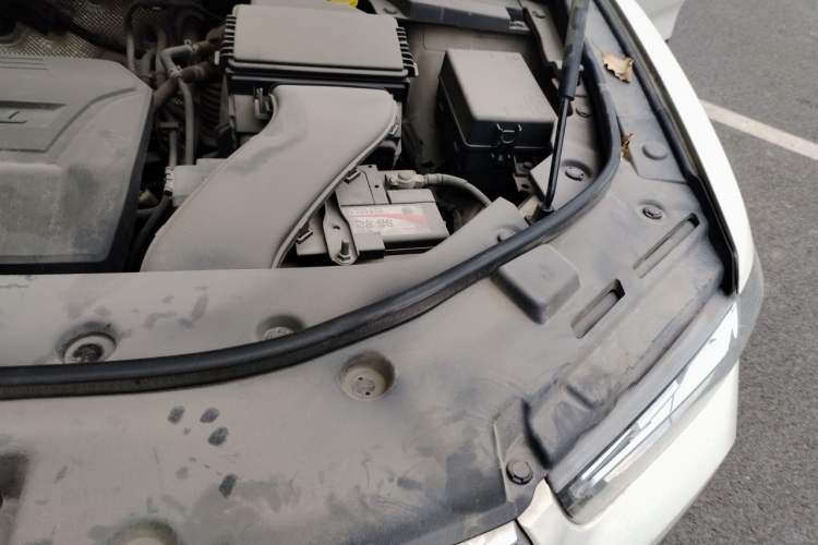 Used Haval H2s 2017 Red-Label 1.5T Manual Elite Model Engine Bay Left