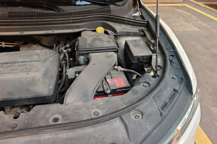 Used Haval H2s 2017 Blue Label 1.5T Dual-Clutch Luxury Model Engine Bay Left