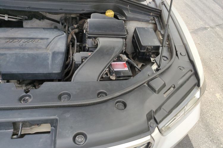 Used Haval H2s 2017 Red-Label 1.5T Dual-Clutch Luxury Model Engine Bay Left