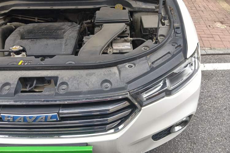 Used Haval H2s 2017 Blue Label 1.5T Dual-Clutch Comfort Model Engine Bay Left