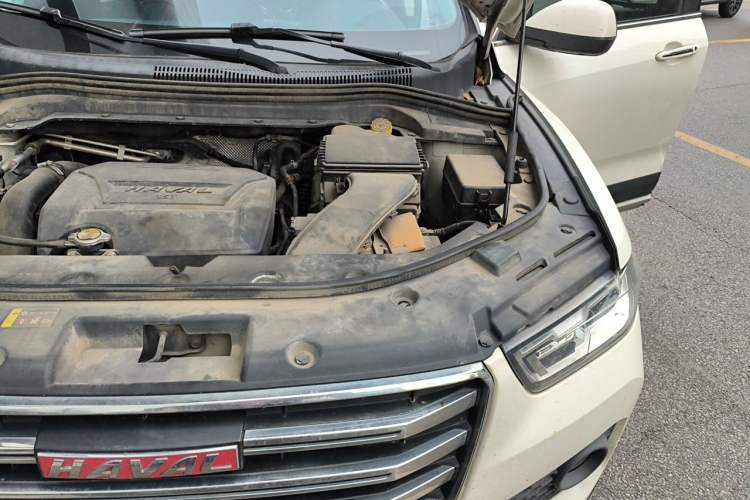 Used Haval H2s 2017 Red-Label 1.5T Manual Elite Model Engine Bay Left