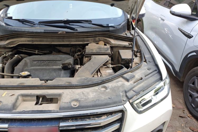 Used Haval H2s 2017 Red-Label 1.5T Manual Elite Model Engine Bay Left