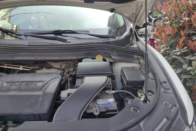 Used Haval H2s 2017 Blue Label 1.5T Dual-Clutch Elite Model Engine Bay Left