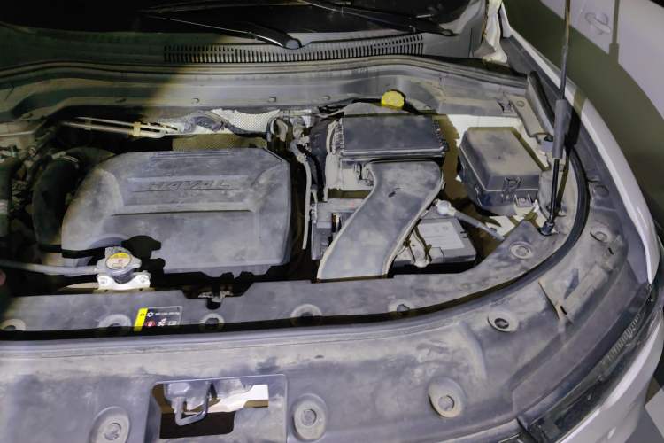 Used Haval H2s 2017 Blue Label 1.5T Dual-Clutch Luxury Model Engine Bay Left