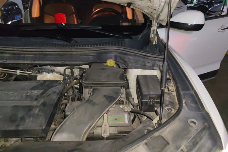 Used Haval H2s 2017 Red-Label 1.5T Dual-Clutch Elite Model Engine Bay Left