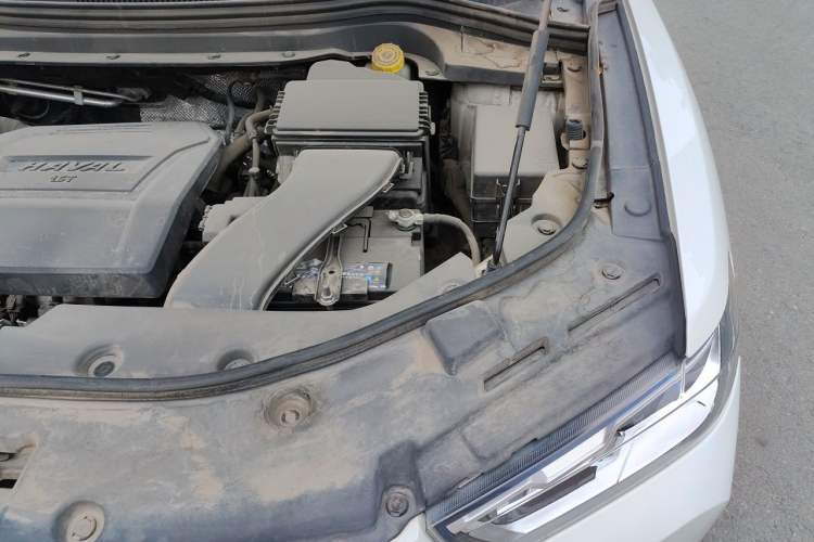 Used Haval H2s 2017 Red-Label 1.5T Dual-Clutch Comfort Model Engine Bay Left