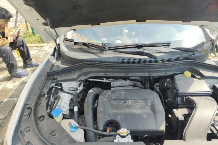 Used Haval H2s 2017 Blue Label 1.5T Dual-Clutch Comfort Model Engine Bay Right