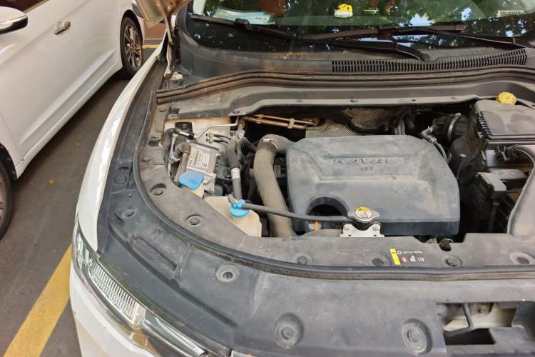Used Haval H2s 2017 Blue Label 1.5T Dual-Clutch Luxury Model Engine Bay Right