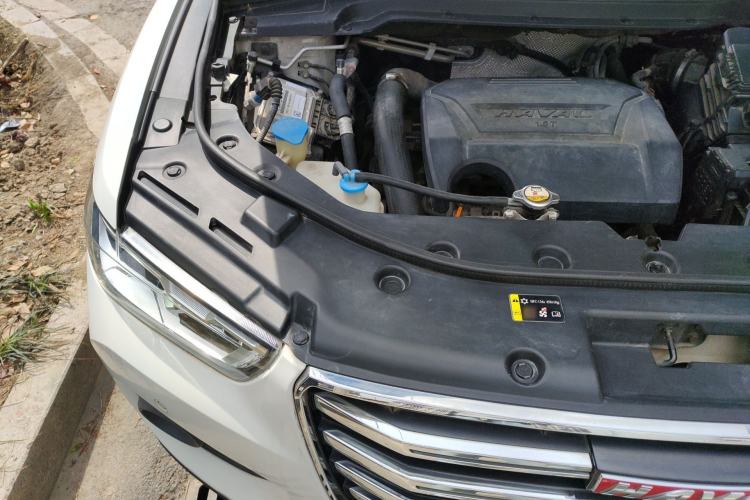 Used Haval H2s 2017 Red-Label 1.5T Dual-Clutch Luxury Model Engine Bay Right