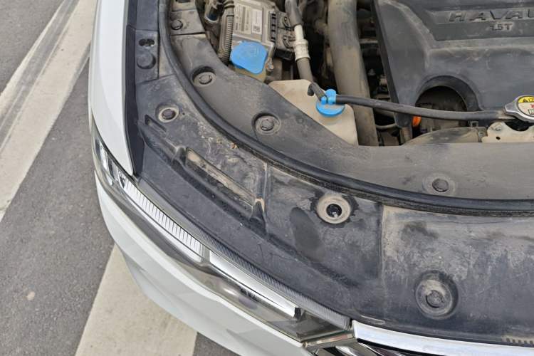 Used Haval H2s 2017 Blue Label 1.5T Dual-Clutch Comfort Model Engine Bay Right