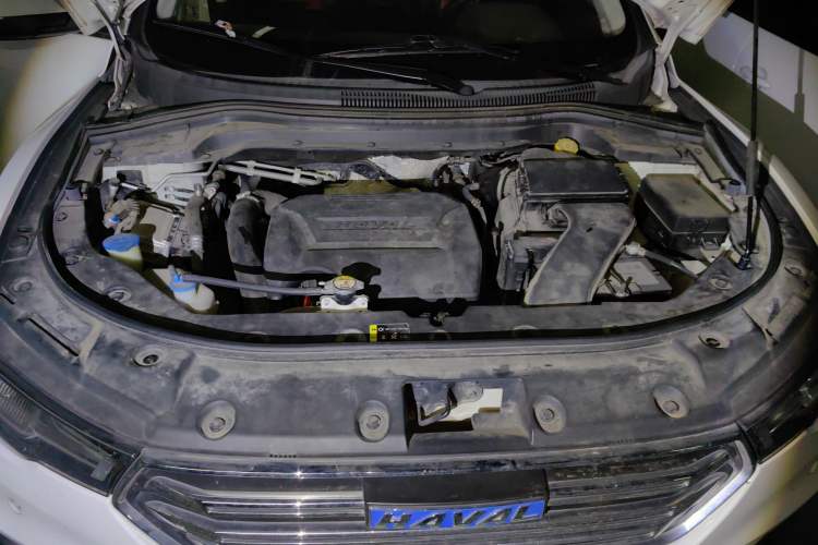 Used Haval H2s 2017 Blue Label 1.5T Dual-Clutch Luxury Model Engine Bay