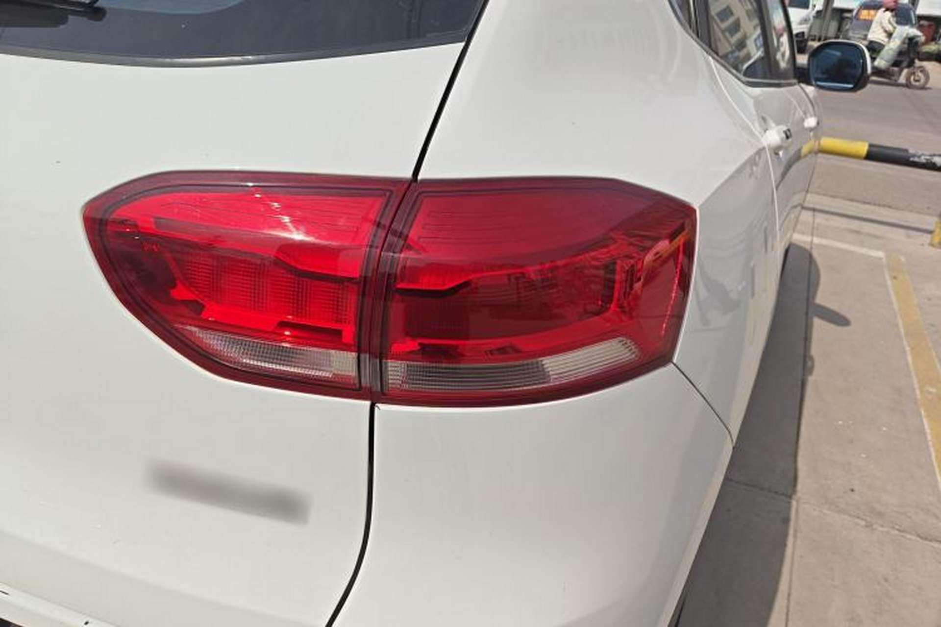 Used Haval H2s 2017 Red-Label 1.5T Manual Elite Model Exterior 3