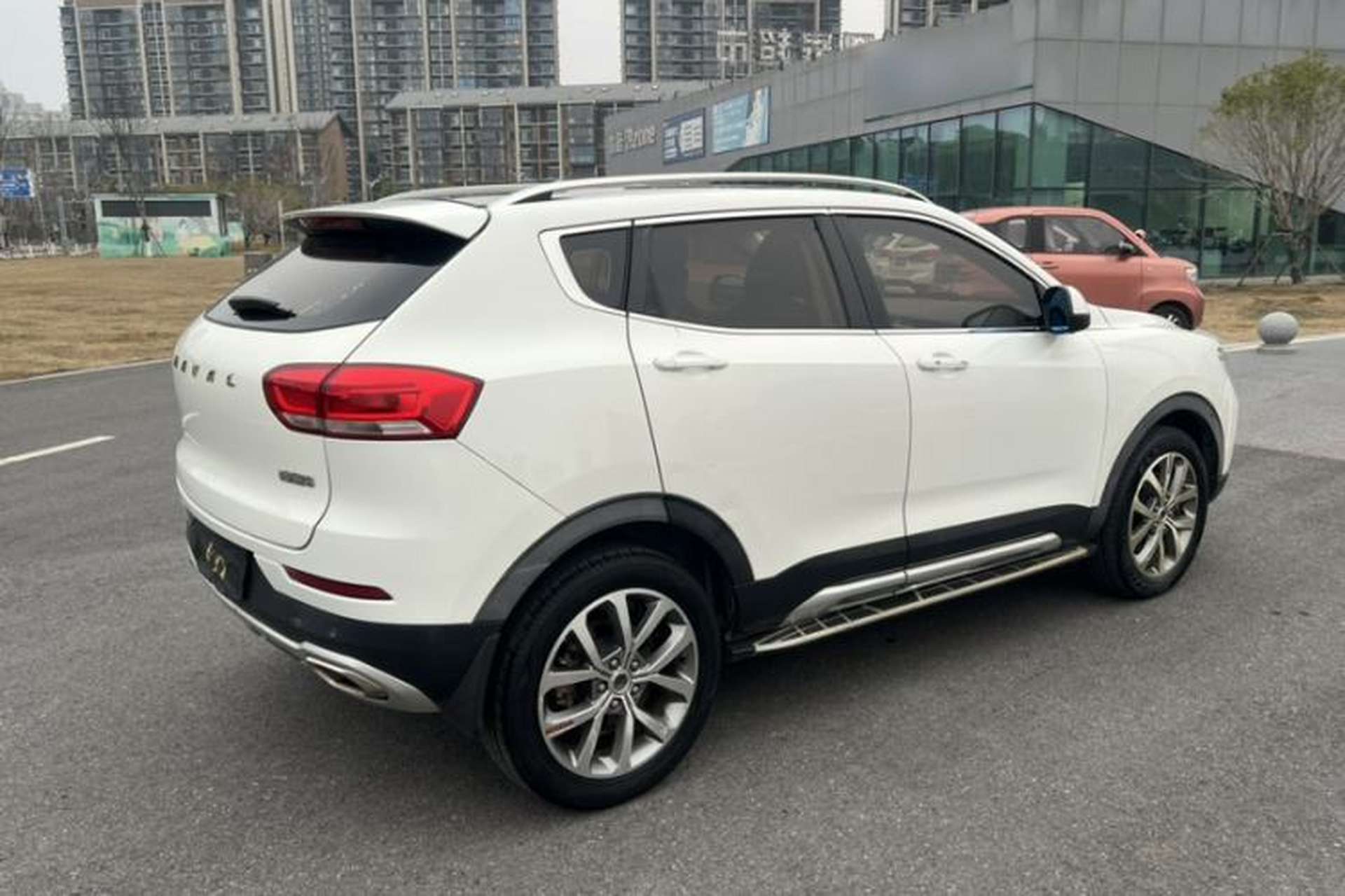 Used Haval H2s 2017 Red-Label 1.5T Dual-Clutch Luxury Model Exterior 9