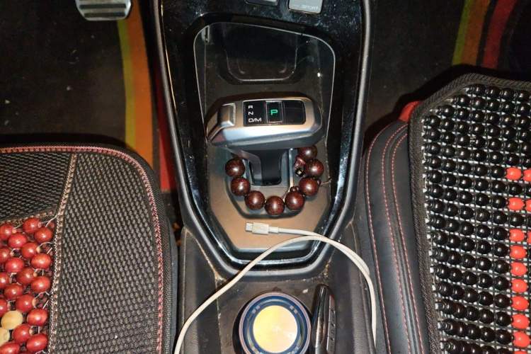 Used Haval H2s 2017 Blue Label 1.5T Dual-Clutch Luxury Model Gear Lever