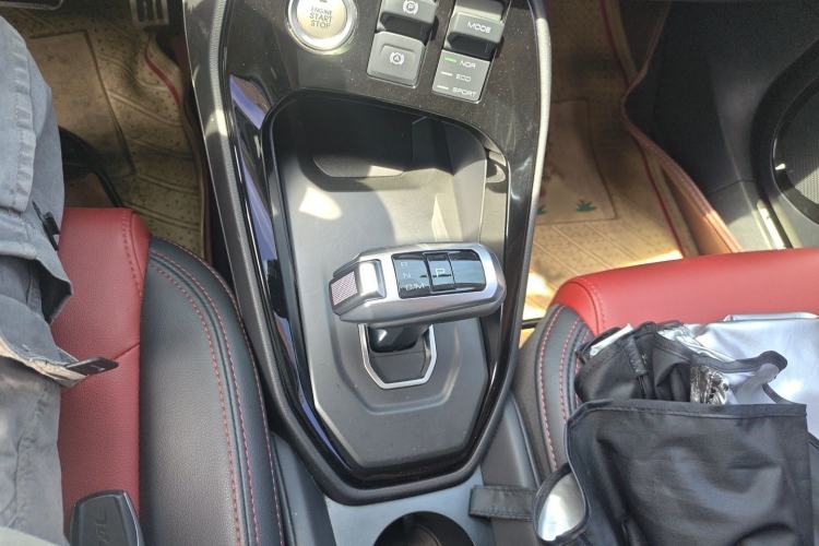 Used Haval H2s 2017 Blue Label 1.5T Dual-Clutch Luxury Model Gear Lever