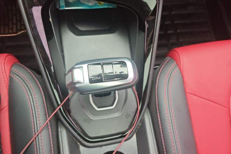 Used Haval H2s 2017 Blue Label 1.5T Dual-Clutch Elite Model Gear Lever