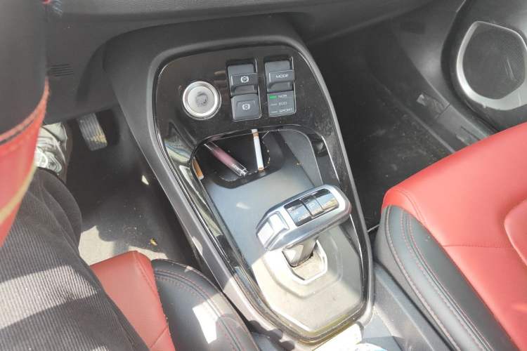 Used Haval H2s 2017 Blue Label 1.5T Dual-Clutch Comfort Model Gear Lever