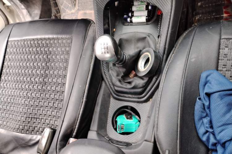 Used Haval H2s 2017 Red-Label 1.5T Manual Elite Model Gear Lever