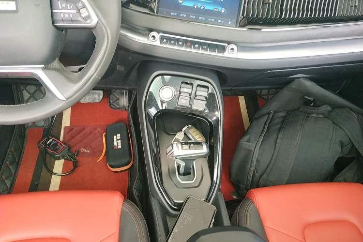 Used Haval H2s 2017 Red-Label 1.5T Dual-Clutch Elite Model Gear Lever