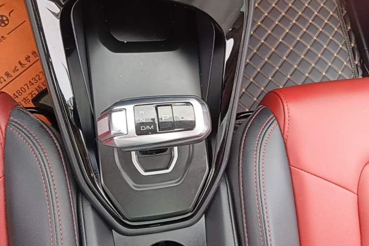 Used Haval H2s 2017 Blue Label 1.5T Dual-Clutch Elite Model Gear Lever
