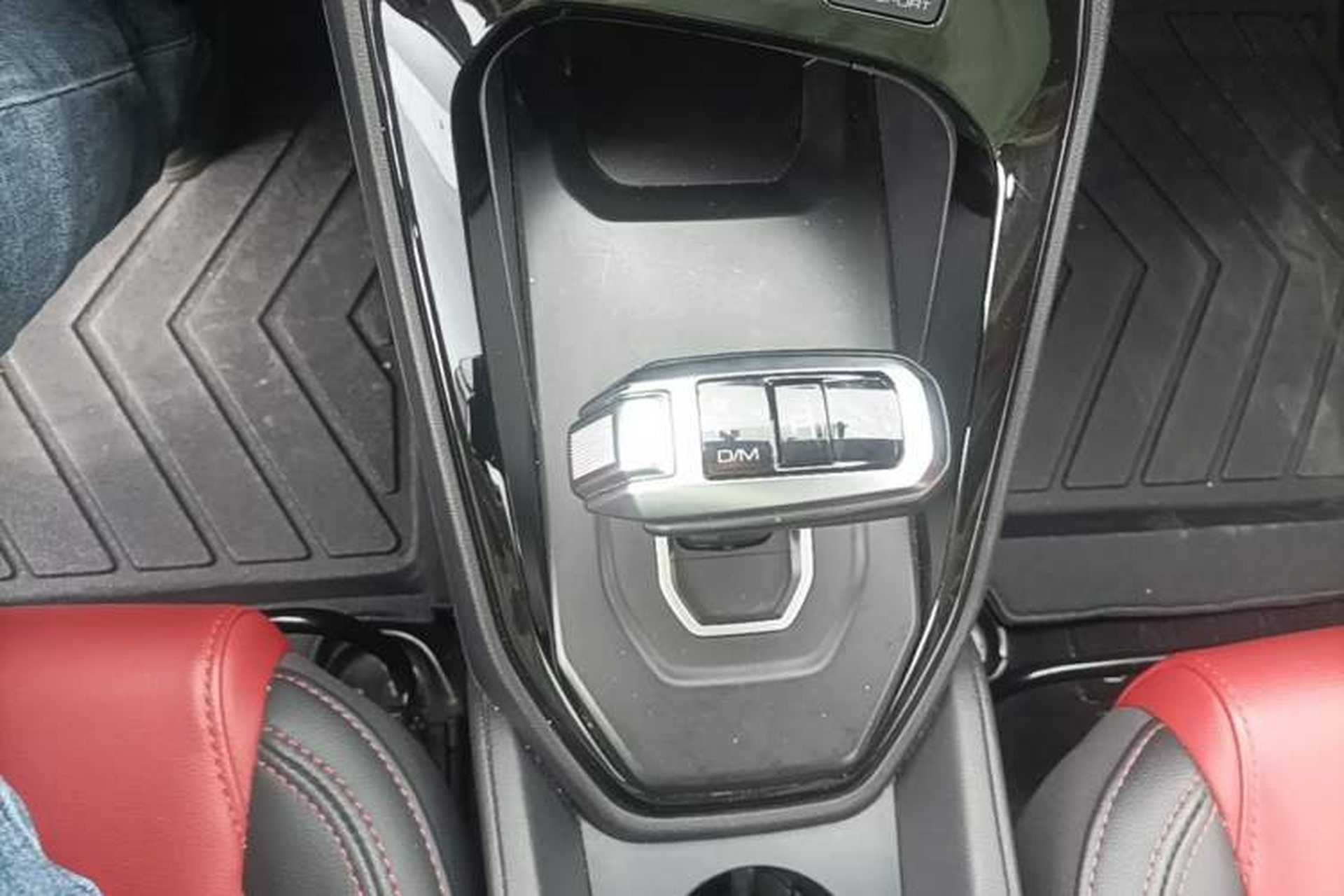 Used Haval H2s 2017 Red-Label 1.5T Dual-Clutch Elite Model Gear Lever