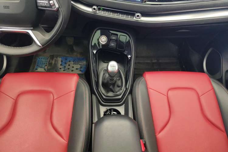 Used Haval H2s 2017 Red-Label 1.5T Manual Elite Model Gear Lever