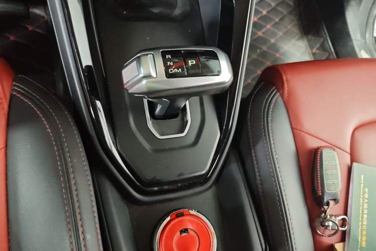 Used Haval H2s 2017 Red-Label 1.5T Dual-Clutch Luxury Model Gear Lever