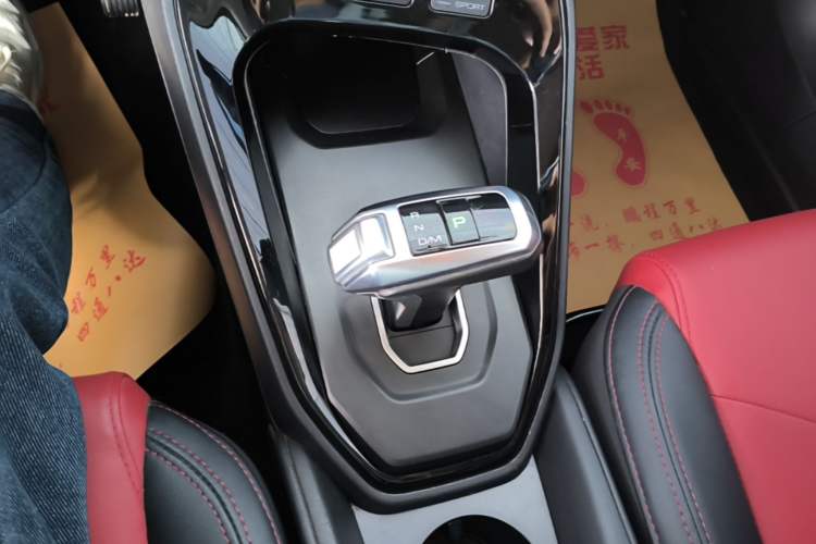 Used Haval H2s 2017 Blue Label 1.5T Dual-Clutch Elite Model Gear Lever