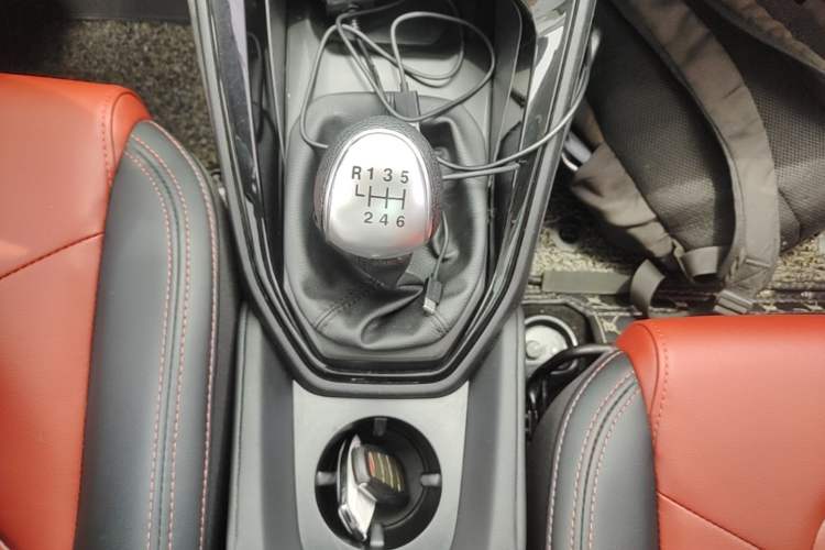 Used Haval H2s 2017 Blue Label 1.5T Manual Elite Model Gear Lever