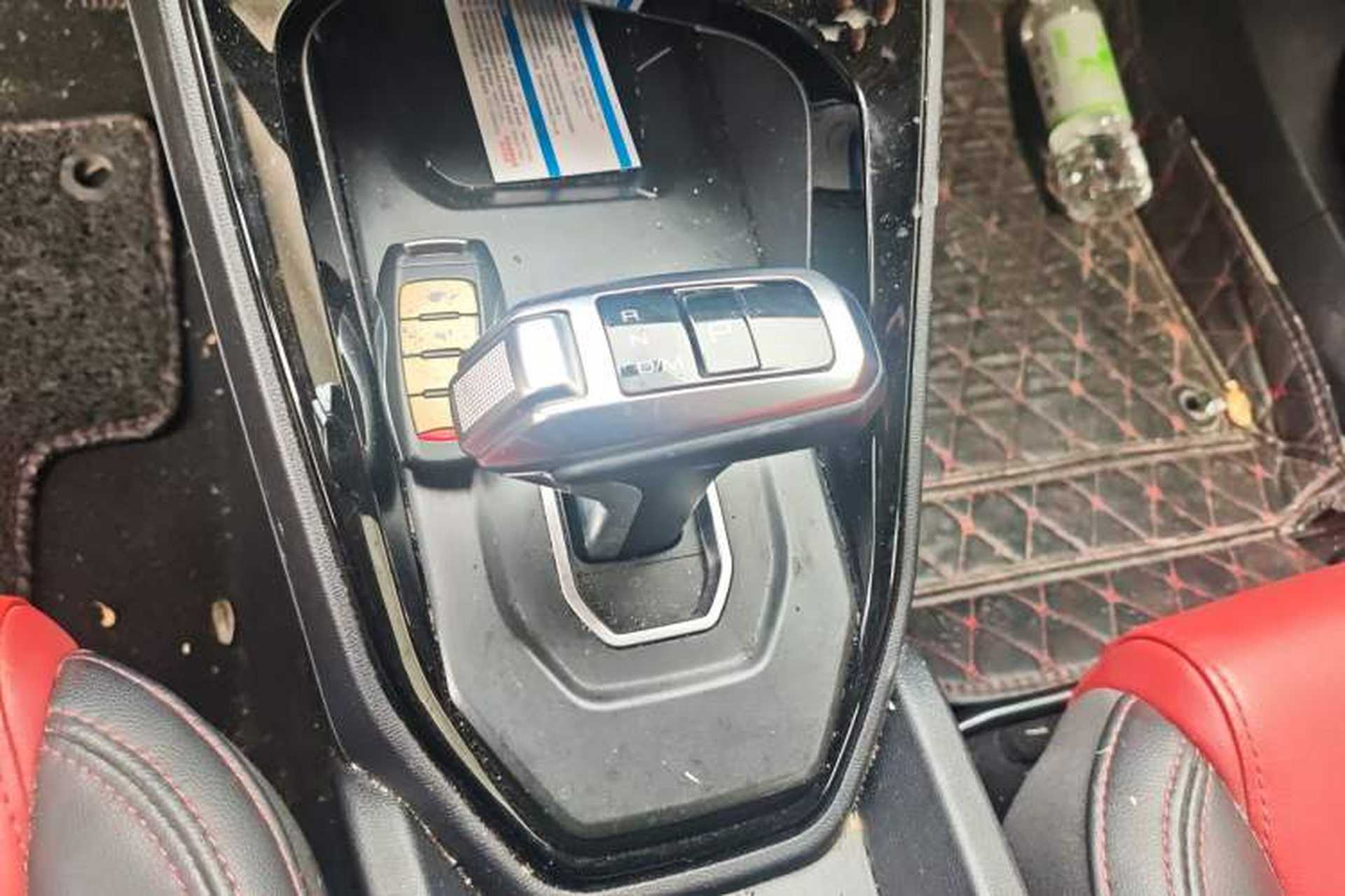 Used Haval H2s 2017 Blue Label 1.5T Dual-Clutch Comfort Model Gear Lever