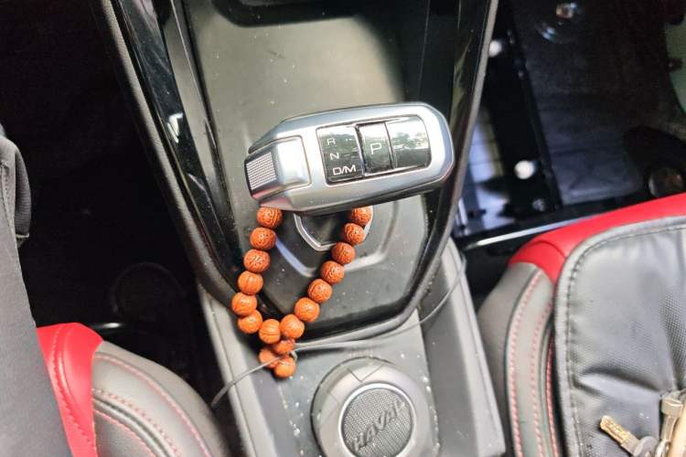 Used Haval H2s 2017 Red-Label 1.5T Dual-Clutch Comfort Model Gear Lever