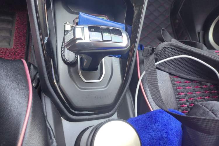 Used Haval H2s 2017 Blue Label 1.5T Dual-Clutch Elite Model Gear Lever