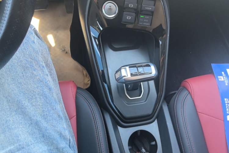Used Haval H2s 2017 Blue Label 1.5T Dual-Clutch Comfort Model Gear Lever