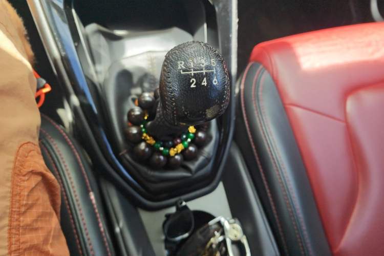 Used Haval H2s 2017 Blue Label 1.5T Manual Elite Model Gear Lever