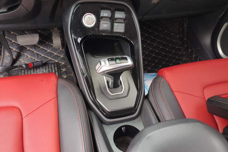 Used Haval H2s 2017 Blue Label 1.5T Dual-Clutch Elite Model Gear Lever