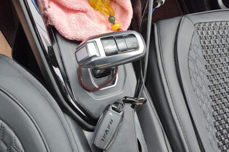 Used Haval H2s 2017 Red-Label 1.5T Dual-Clutch Comfort Model Gear Lever