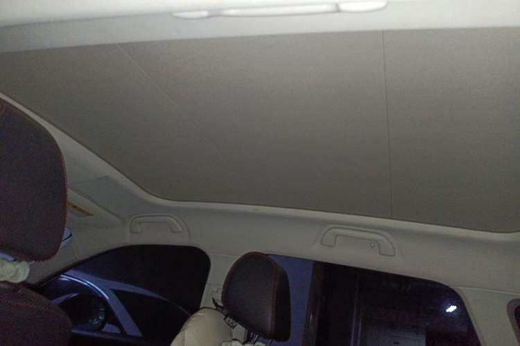 Used Haval H2s 2017 Red-Label 1.5T Dual-Clutch Luxury Model Headliner