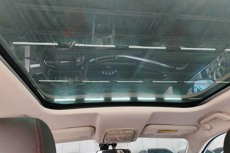 Used Haval H2s 2017 Red-Label 1.5T Dual-Clutch Luxury Model Headliner