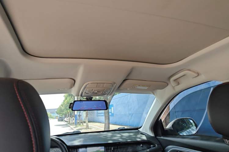 Used Haval H2s 2017 Red-Label 1.5T Dual-Clutch Elite Model Headliner