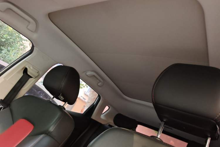 Used Haval H2s 2017 Blue Label 1.5T Dual-Clutch Luxury Model Headliner