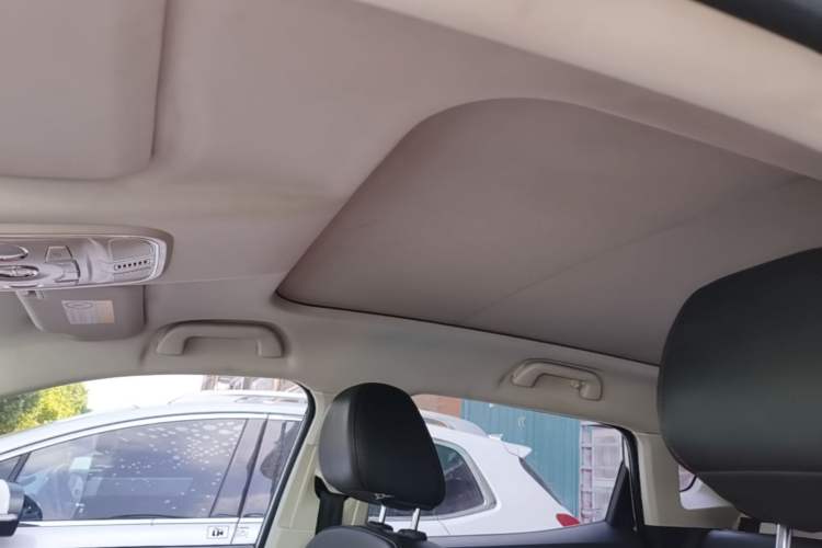 Used Haval H2s 2017 Red-Label 1.5T Dual-Clutch Elite Model Headliner