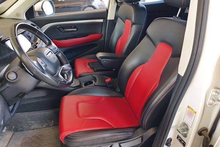 Used Haval H2s 2017 Blue Label 1.5T Dual-Clutch Luxury Model Interior 1