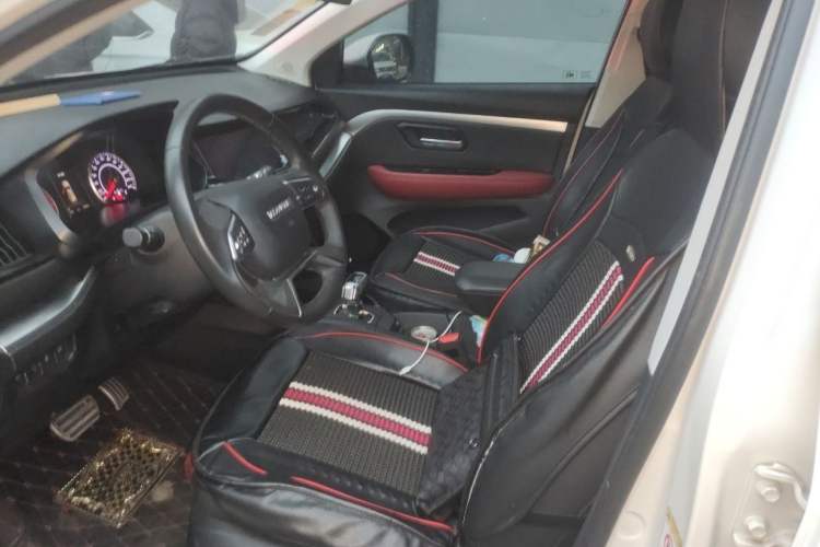 Used Haval H2s 2017 Red-Label 1.5T Dual-Clutch Luxury Model Interior 2