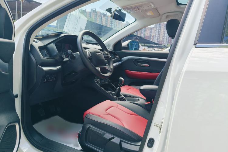Used Haval H2s 2017 Red-Label 1.5T Manual Elite Model Interior 2