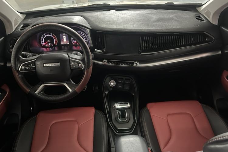Used Haval H2s 2017 Red-Label 1.5T Dual-Clutch Luxury Model Interior 2