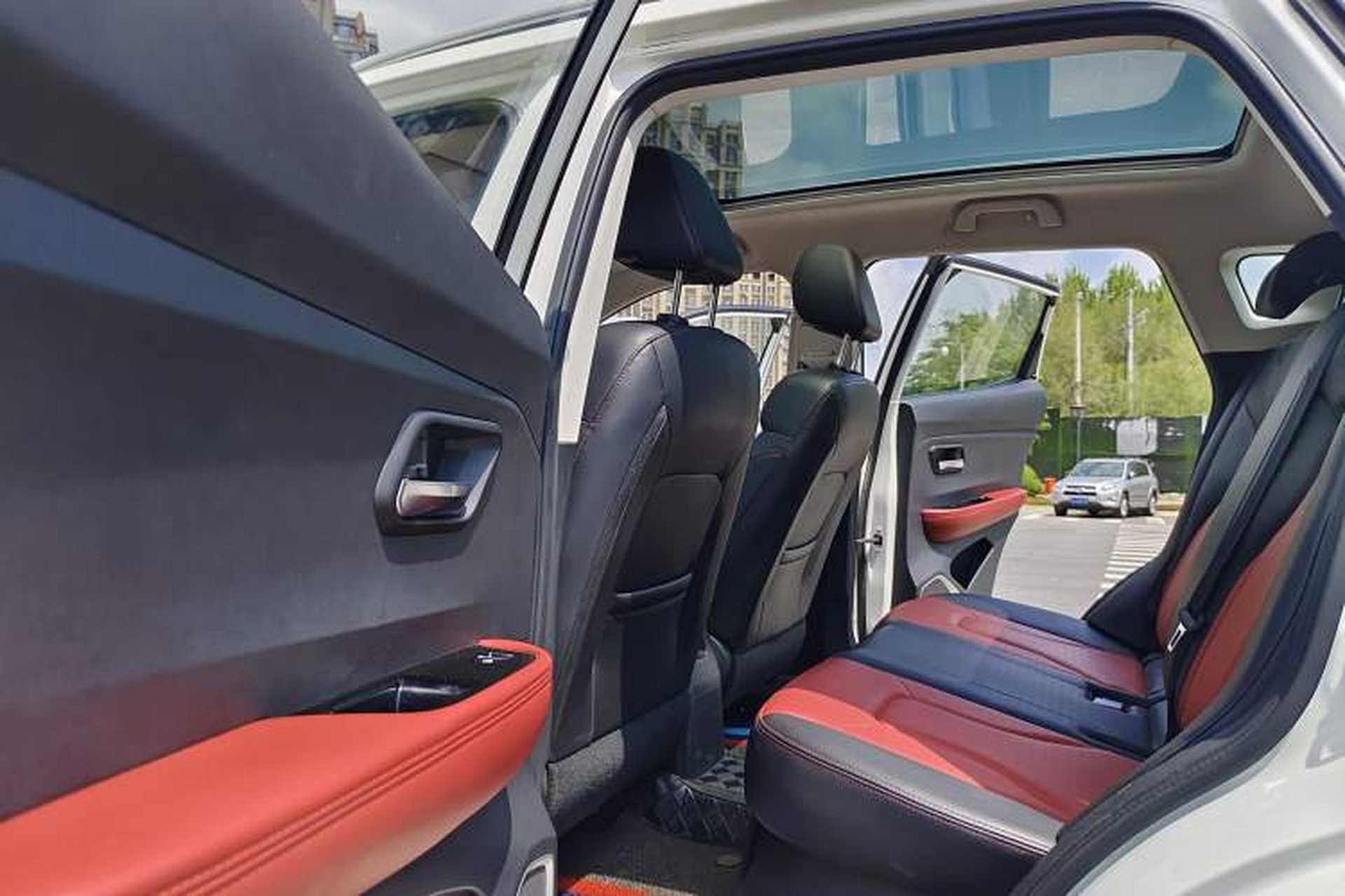 Used Haval H2s 2017 Red-Label 1.5T Dual-Clutch Elite Model Interior 3