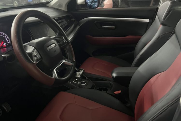 Used Haval H2s 2017 Red-Label 1.5T Dual-Clutch Luxury Model Interior 3