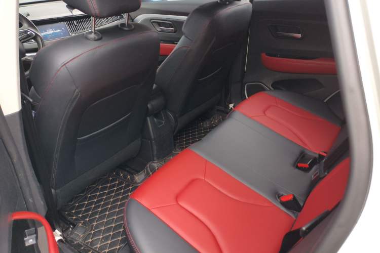 Used Haval H2s 2017 Blue Label 1.5T Dual-Clutch Elite Model Interior 4